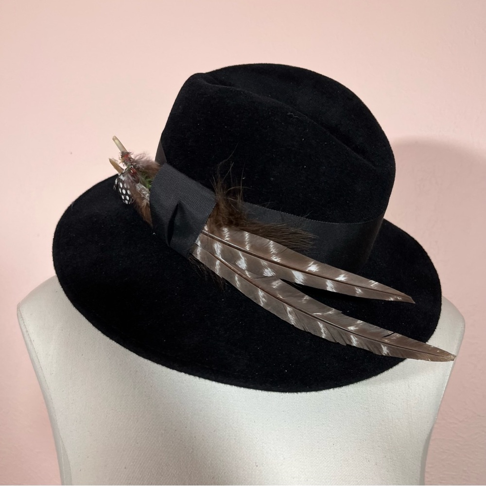 Vintage 1980 Retro Georgi Black Velvet wide flat brim Art Deco fedora Feather - Picture 3 of 16
